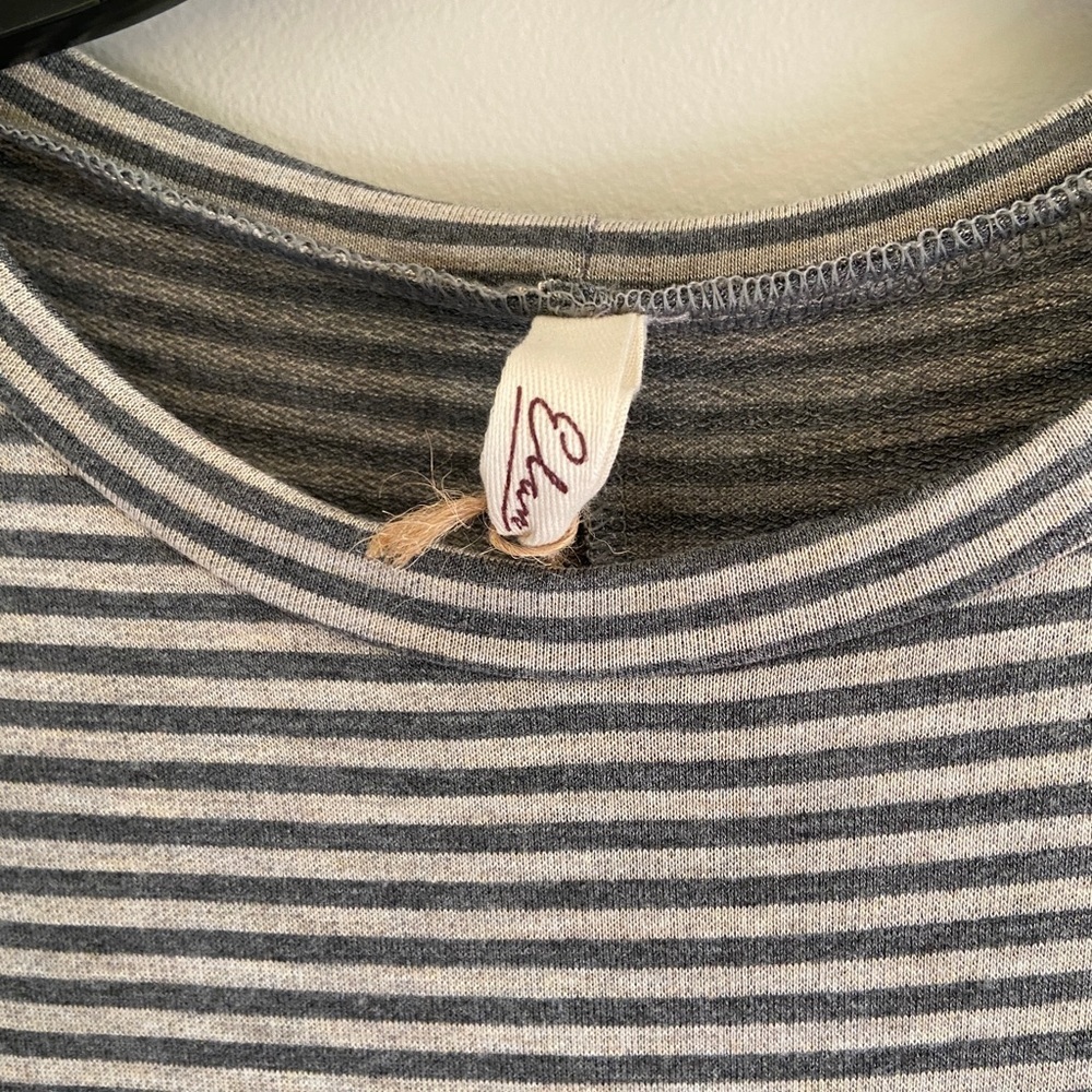Women’s T shirt dress by Elan w/POCKETS NWT Size Med Dark and Light Gray… - Picture 3 of 6